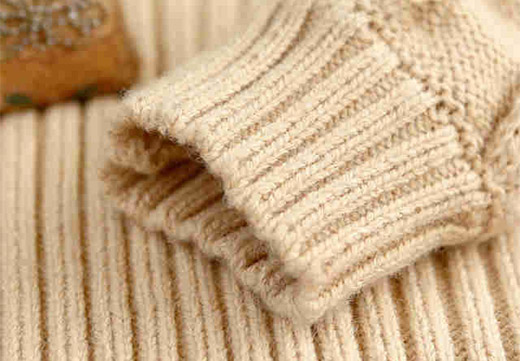 Как вернуть первоначальную форму шерстяному свитеру после стирки