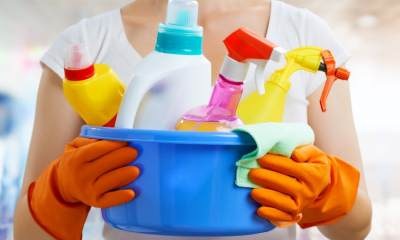 Маленькие секреты и хитрости, как очистить диван от мочи ребенка в домашних условиях