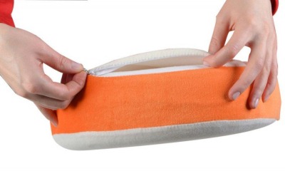Стоит ли и как правильно стирать ортопедическую подушку вручную и в машинке?