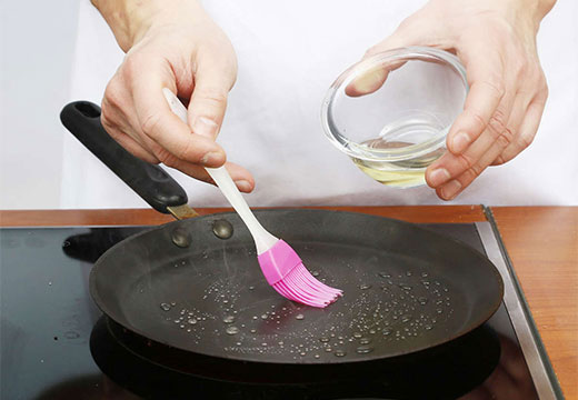 Как отмыть сковороду от многолетнего нагара с разными покрытиями